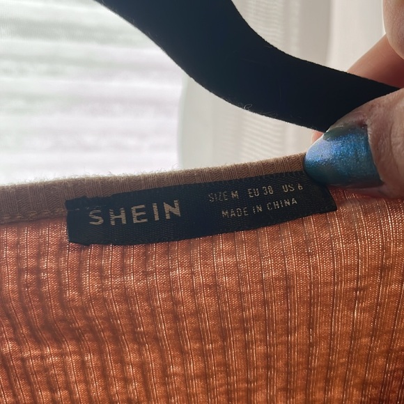 This is a SHEIN women’s top. It is in perfect condition and has barely been worn - Picture 3 of 10